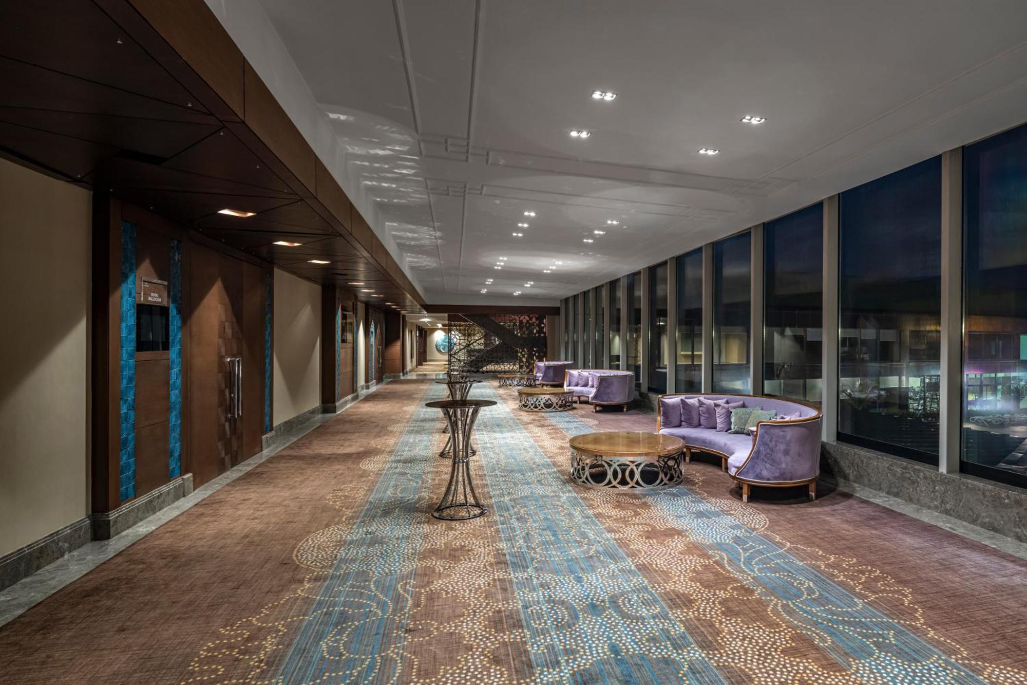 Windsor Hotel & Convention Center イスタンブール エクステリア 写真 The interior of the hotel
