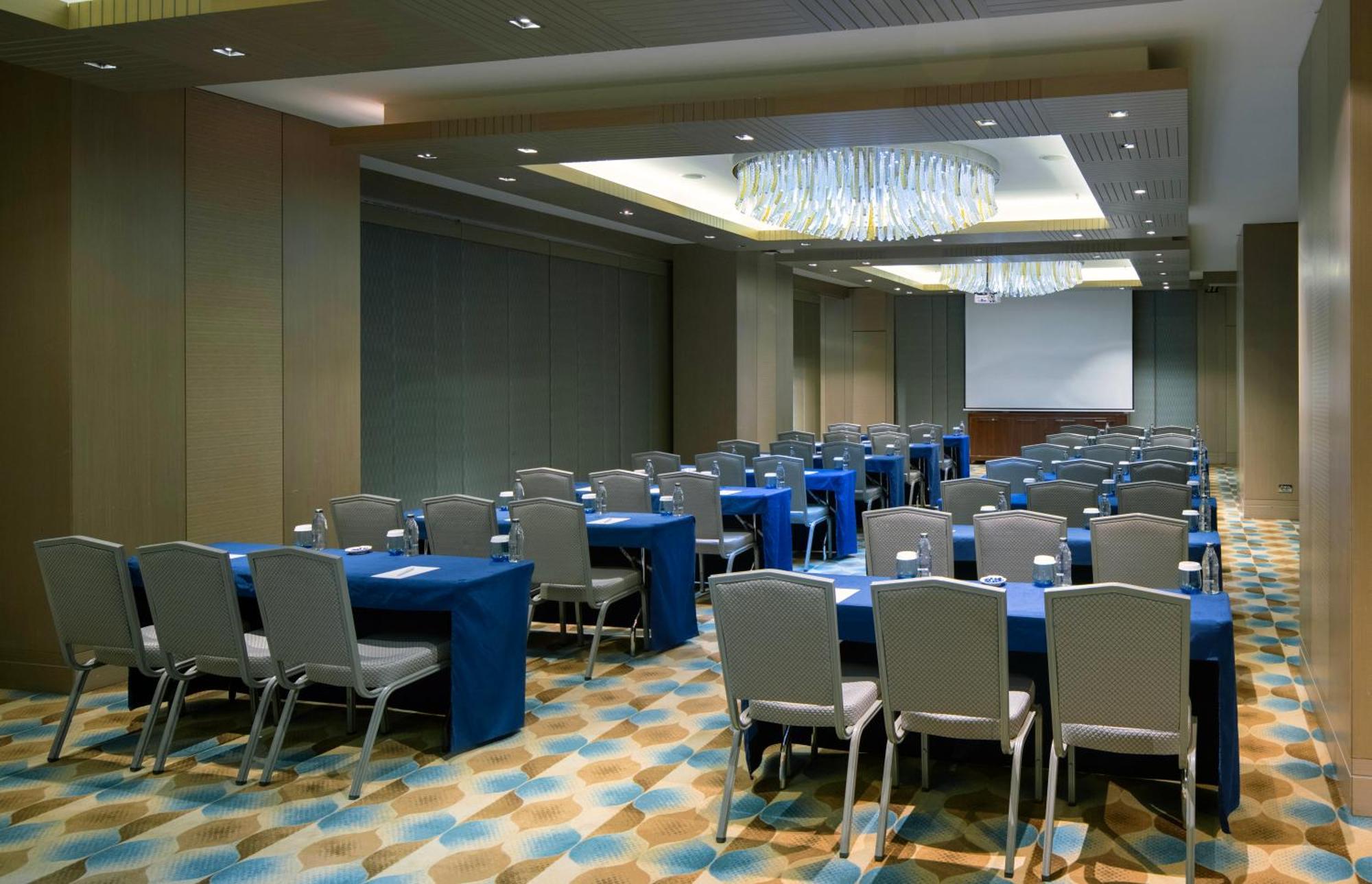 Windsor Hotel & Convention Center イスタンブール エクステリア 写真 A meeting room at a hotel