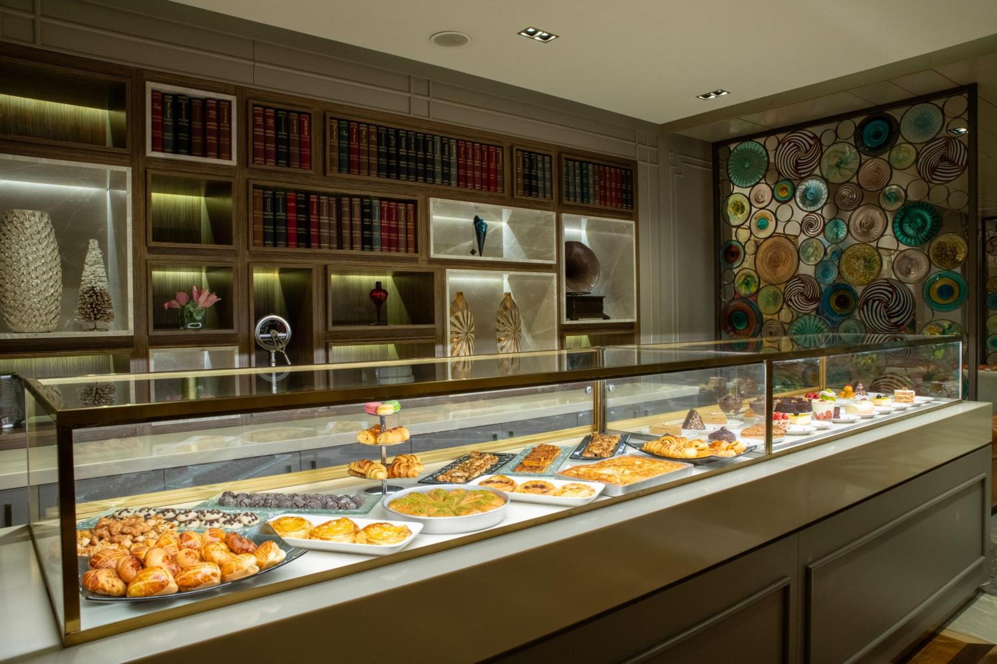 Windsor Hotel & Convention Center イスタンブール エクステリア 写真 A buffet at a hotel