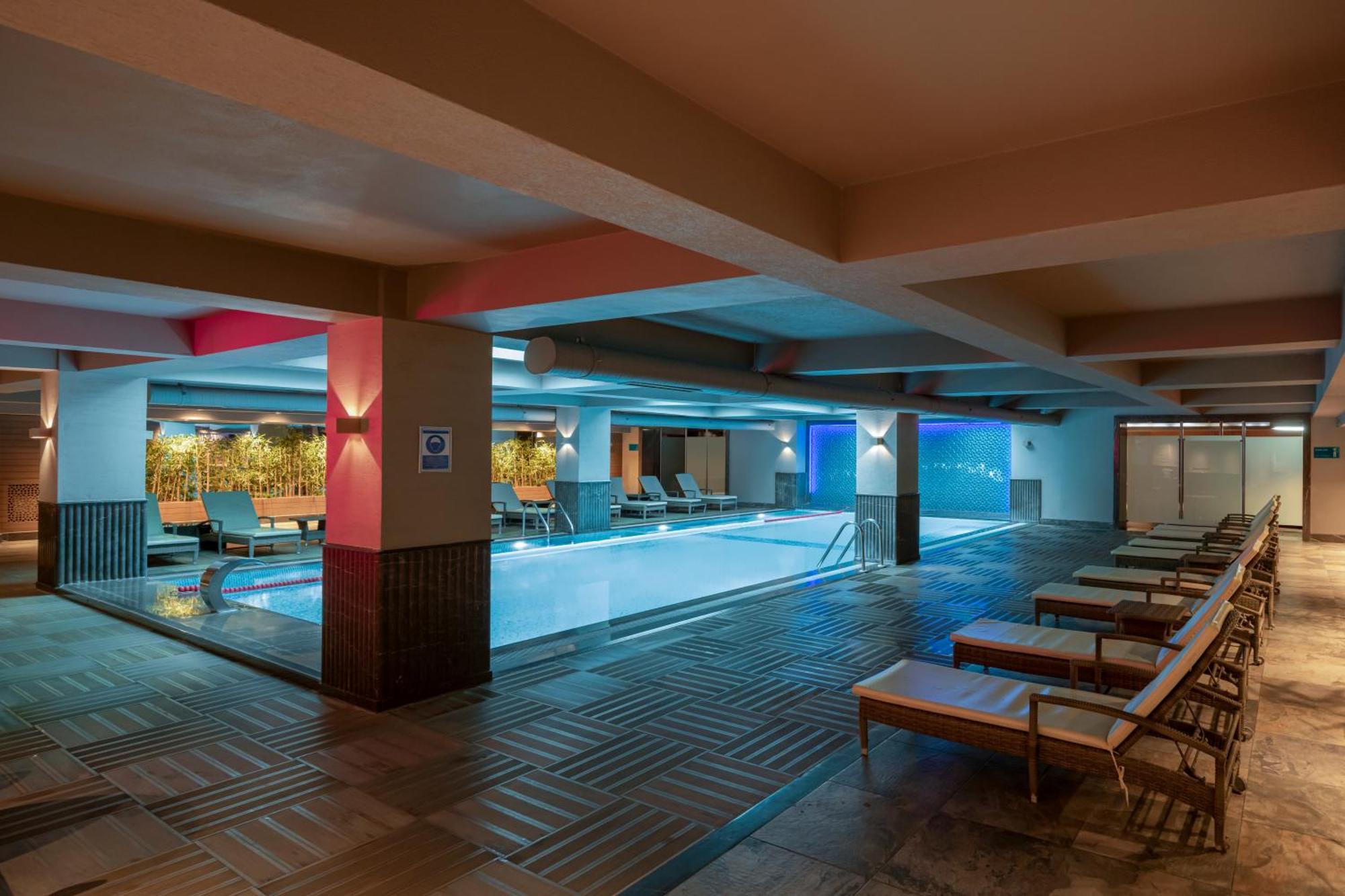 Windsor Hotel & Convention Center イスタンブール エクステリア 写真 Spa at the hotel