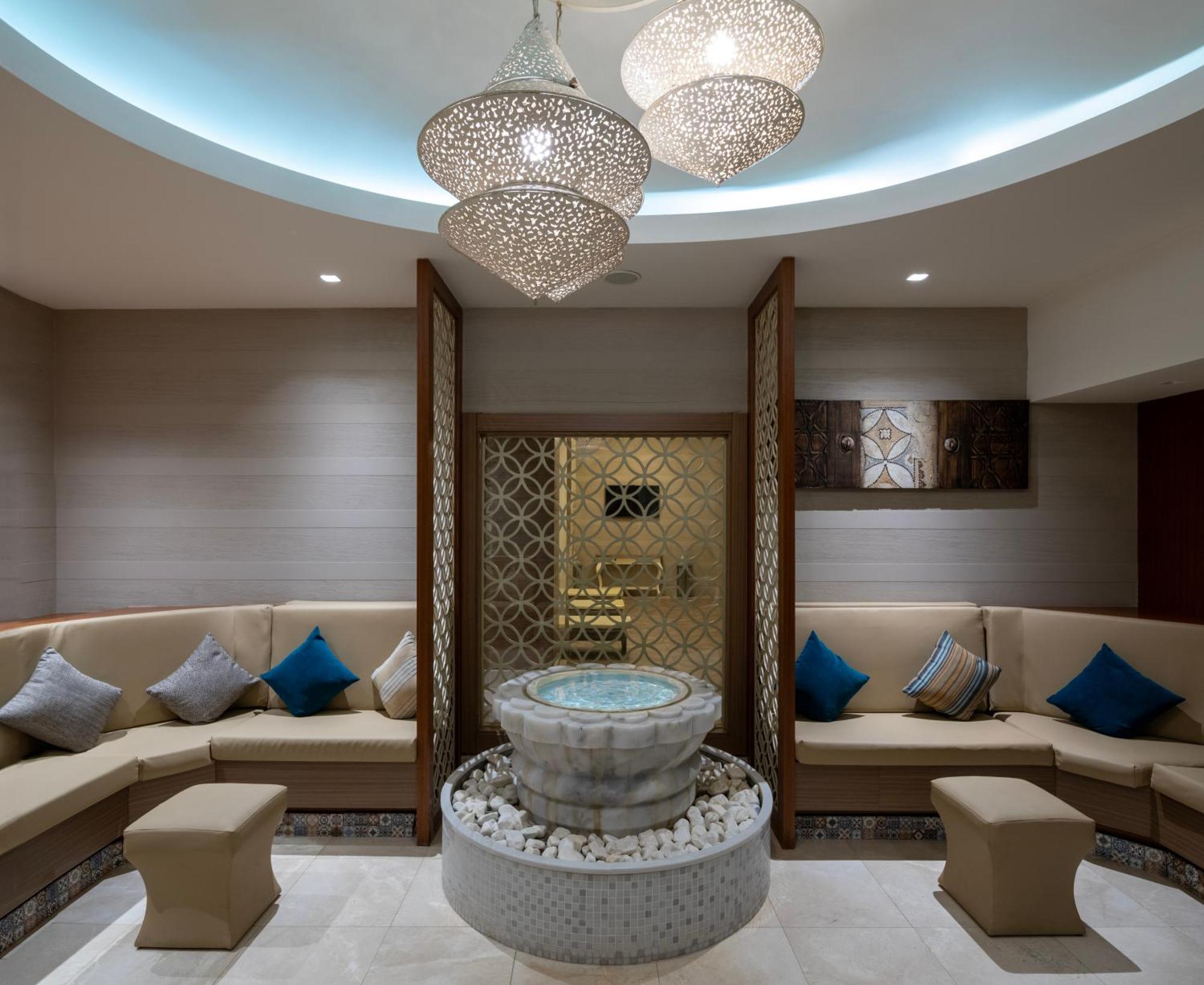 Windsor Hotel & Convention Center イスタンブール エクステリア 写真 The private lounge at the airport