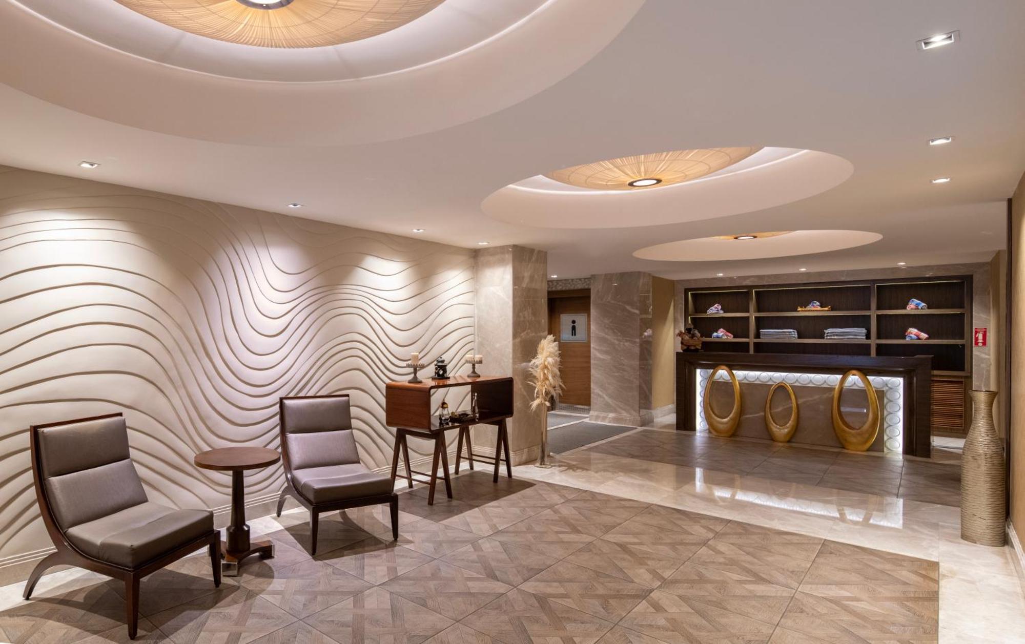 Windsor Hotel & Convention Center イスタンブール エクステリア 写真 The lounge at the airport