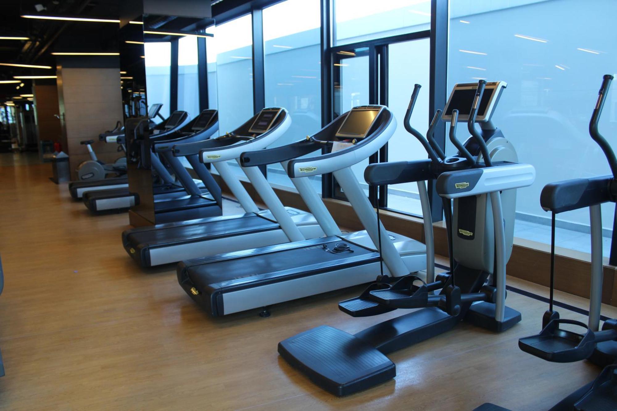 Windsor Hotel & Convention Center イスタンブール エクステリア 写真 Treadmills and ellipticals