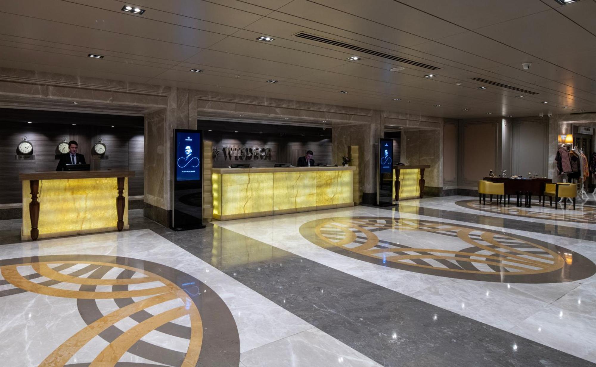 Windsor Hotel & Convention Center イスタンブール エクステリア 写真 The lobby of the hotel