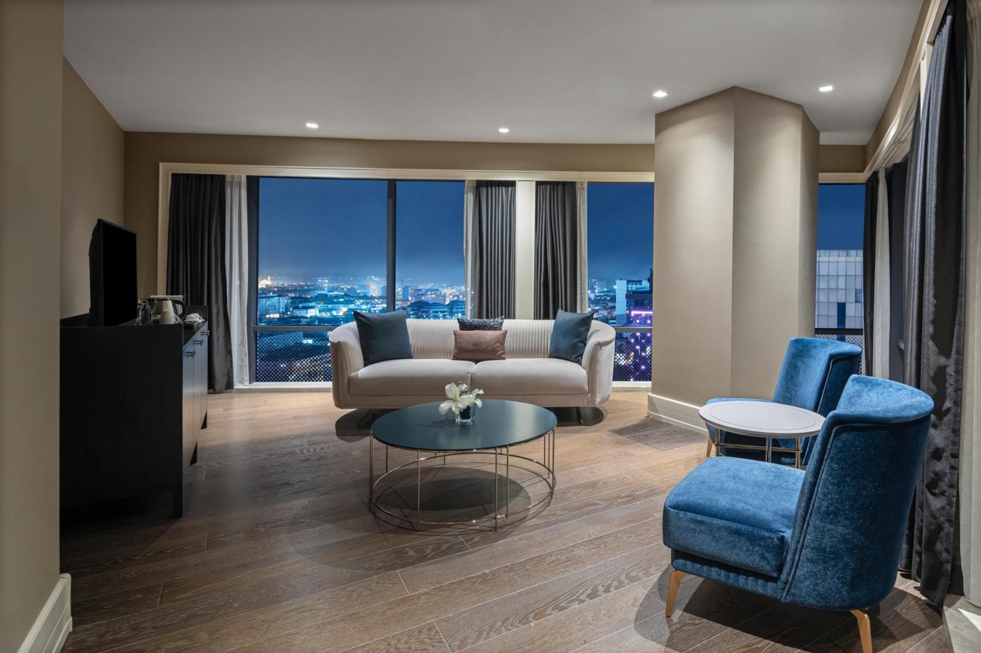 Windsor Hotel & Convention Center イスタンブール エクステリア 写真 A living room at the hotel